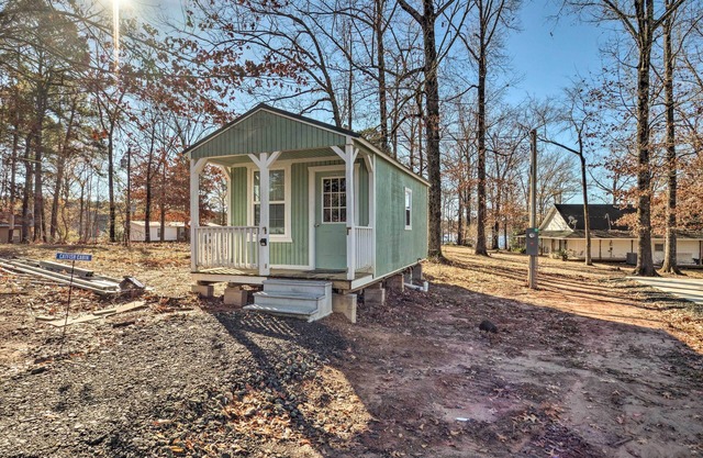 Sunny 'Catfish Cabin' w/ Views of Toledo Bend