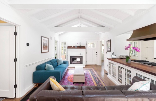Sunny, downtown family oasis amongst the redwoods