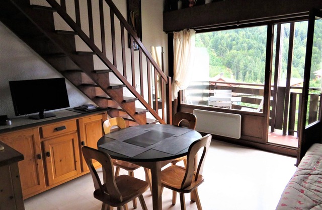 Sonnige, ruhige Maisonette mit Balkon und Parkplatz