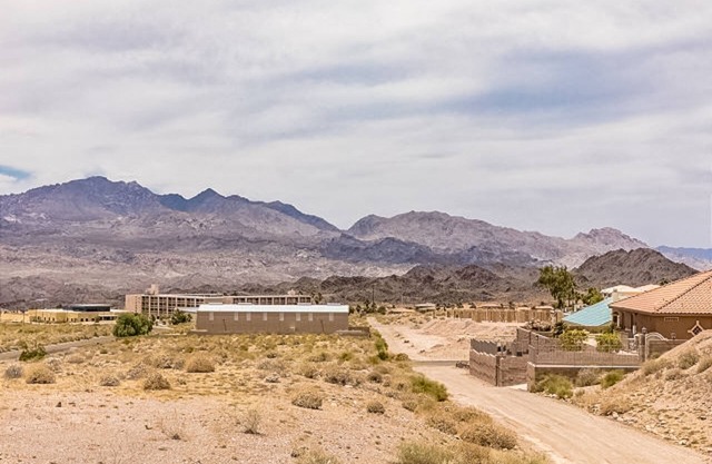 Sunny escape with private pool, billiards, grill, patio, & W/D