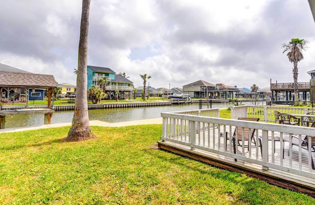 Sunny Freeport Home on Canal: Fish On-Site!
