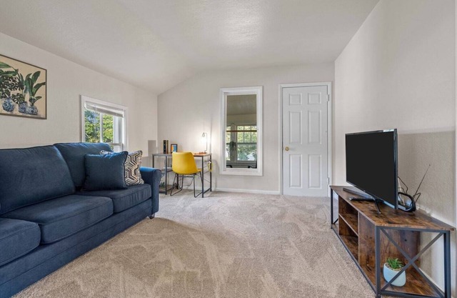 Sunny, Furnished 2 Bedroom Upper Apt Near Downtown Green Bay