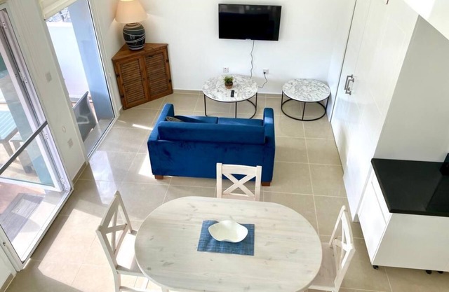 Sunny garden loft, a stone's throw to the sea