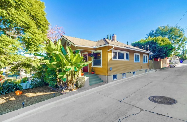 Sunny Golden Hill Studio