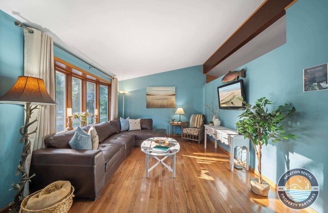 Sunny Lake Geneva Escape | BBQ Game Room Private Beach Access