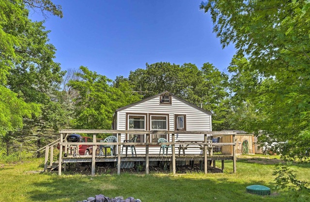 NEW! Sunny Lakefront Retreat: Boat, Fish & Hike!
