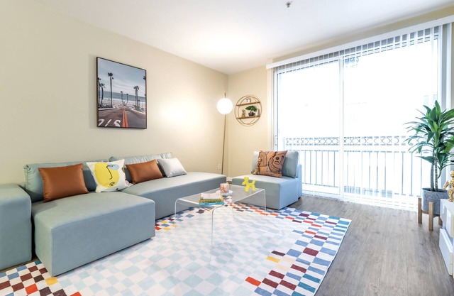 Sunny Marina Hideout | King Bed | Pool Access