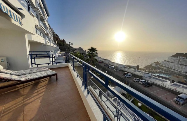 Sunny Modern apartment - Sea View and beach access