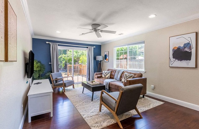 Sunny Newark 4BR w/ Backyard & A/C, near Bars & Groceries, by Blueground