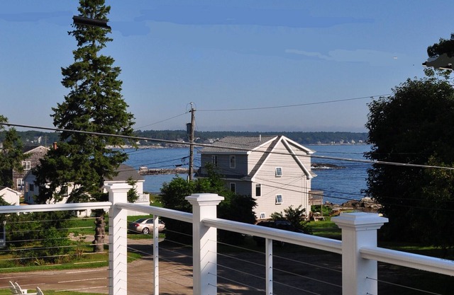 Sunny Oceanside Home, Schritte zu unserem halbprivaten Strand
