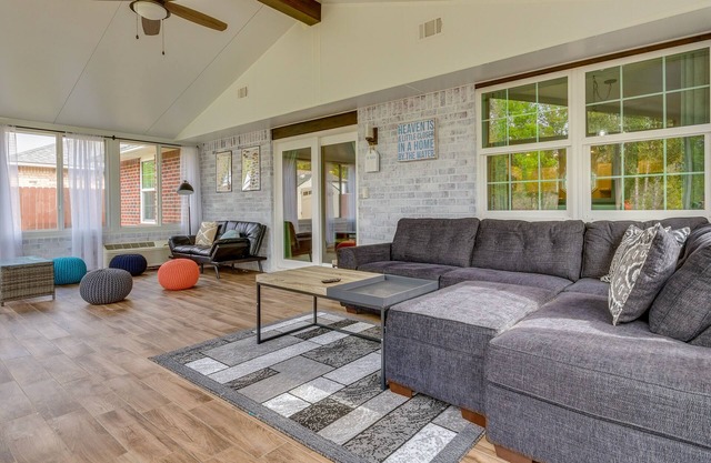 Sunny Pensacola Home w/ Fire Pit & Gas Grill!