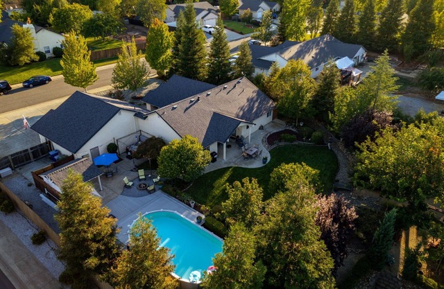 Sunny Pines :: Pool & Spa + Backyard Oasis!