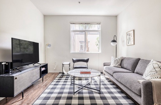 Sunny Playa del Rey 1BR w/ W/D, Gym, Pool, 5 min to beach, by Blueground