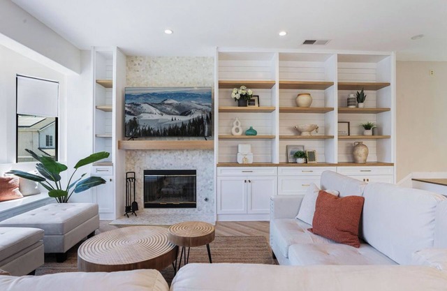 Sunny Remodeled Home In Tujunga next to Universal Studio