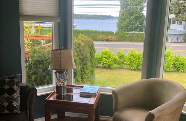 Sunny Saltair Seaview Cottage mit eigenem Whirlpool
