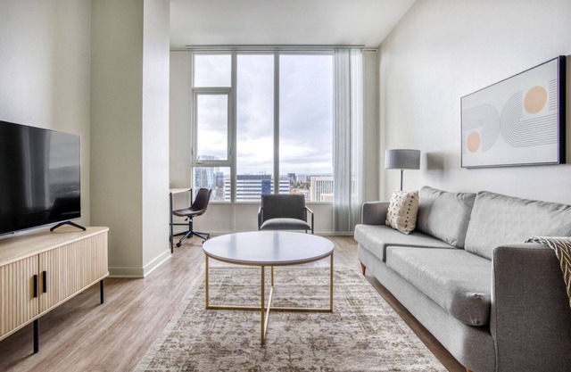 Sunny San Jose 1BR w/ Gym & Pool, good access to 280 & 101, by Blueground