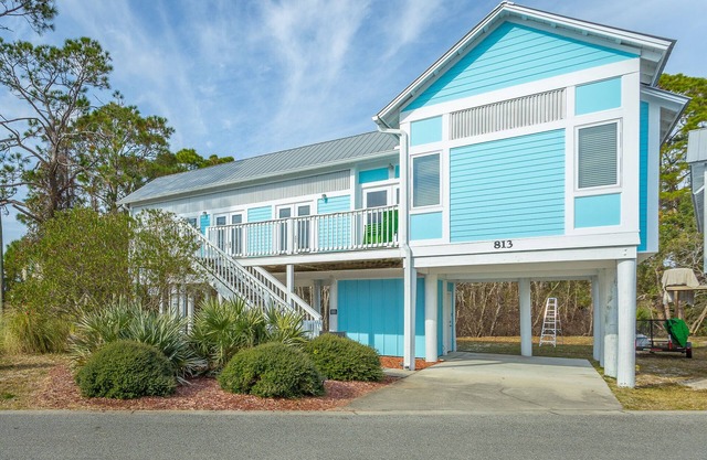 Sunny Side Up 1br/1ba less than 5 min. to beach!