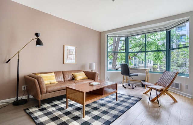 Sunny South Beach 2BR w/ Pool, Tennis, Spa, by Blueground