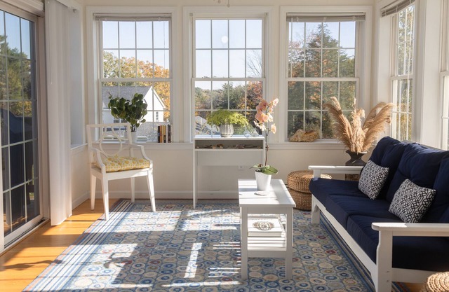 Sunny Spot Minutes From Portland