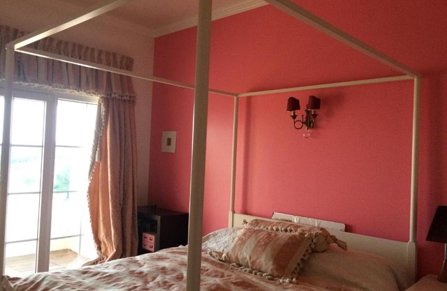Sunny Suites Golf and Free Parking Guest House