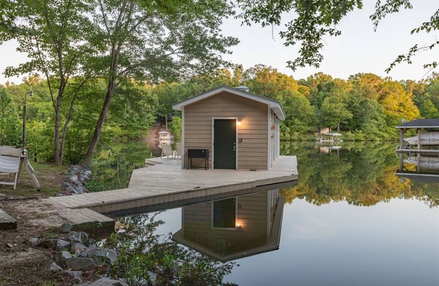 Sunny Sylvan Hideaway | Private & Peaceful | Fantastic Views
