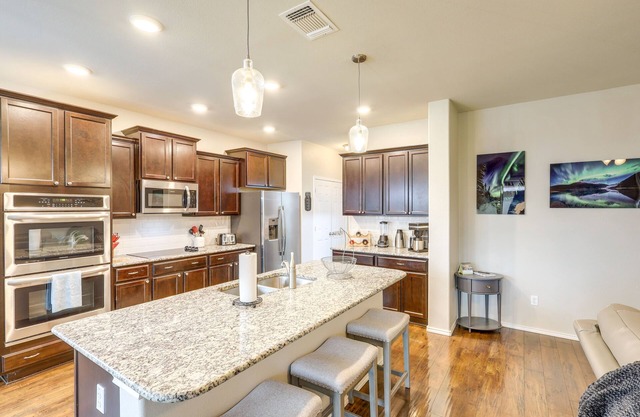 Sunny Temple Home w/ Yard ~ 9 Mi to College!