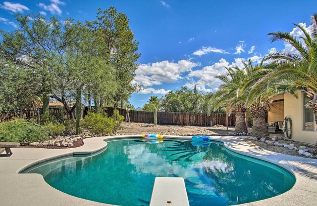 Sunny Tucson Home w/ Santa Catalina Mtn Views