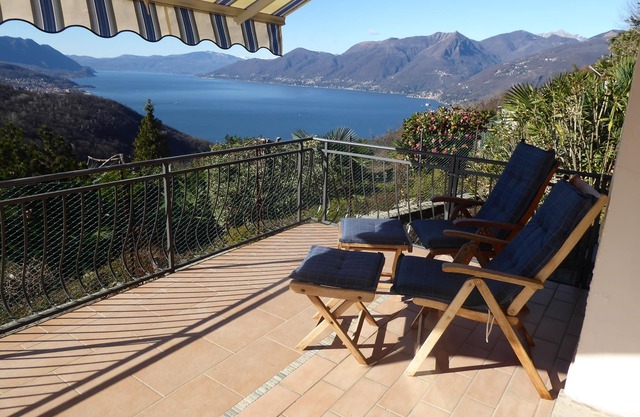 Sonnige Ferienwohnung in Vignone - ruhige Südlage mit Seeblick und Bergpanorama