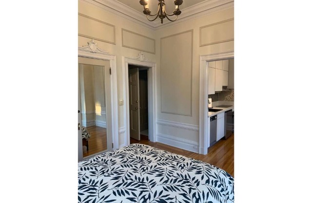 Sunny Victorian Studio in Pacific Heights