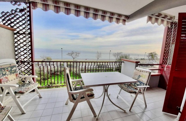 Sunrise by the Sea Apartments - Alì Terme