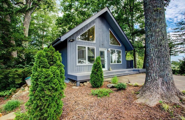 Sunrise Cottage: Spitze der Stadt Mt & so nah an der Innenstadt von Asheville! Gem��tlicher und vielseitiger Kurzurlaub.