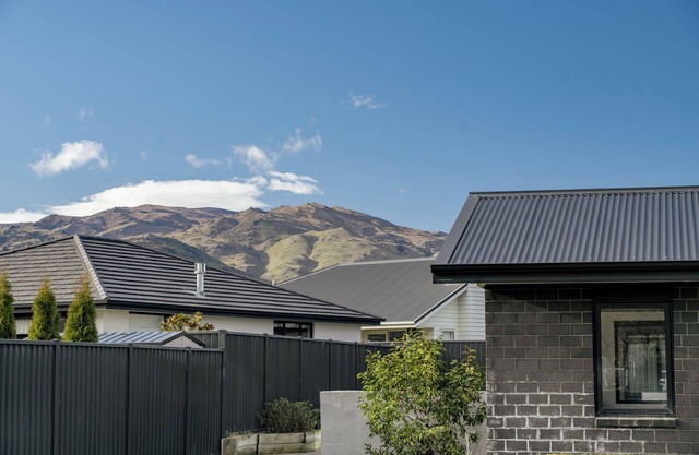 Sunrise Hideaway - Cromwell Holiday Home