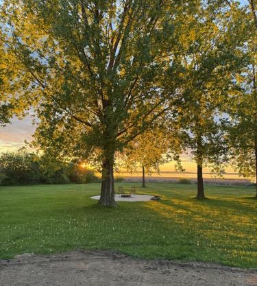 Sunrise Lake Escape