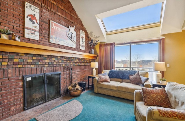 Sunrise Timberline I4 Wonderful 3 bedroom at Sunrise with ski-on, ski-off access.