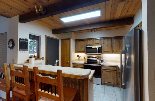 47 Tennis Village: 2 BR / 2 BA Loft Wohnung in Sunriver, 6 Personen