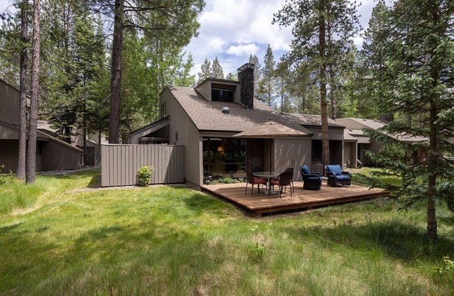 Sunriver Meadow House - A Place to Relax, located 2 minutes from the Village.