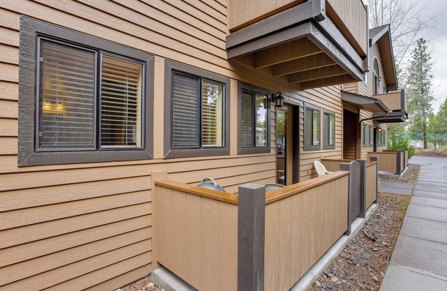 Sunriver Vacation Rental w/ Community Hot Tub!