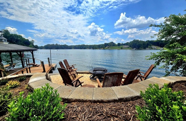 Sunsational is perfect getaway for your family of 8 and 1 well behaved dog welcome!