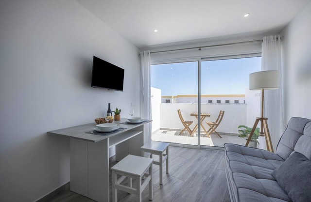 'Sunset Apartment' in Strandnähe mit Terrasse und WLAN