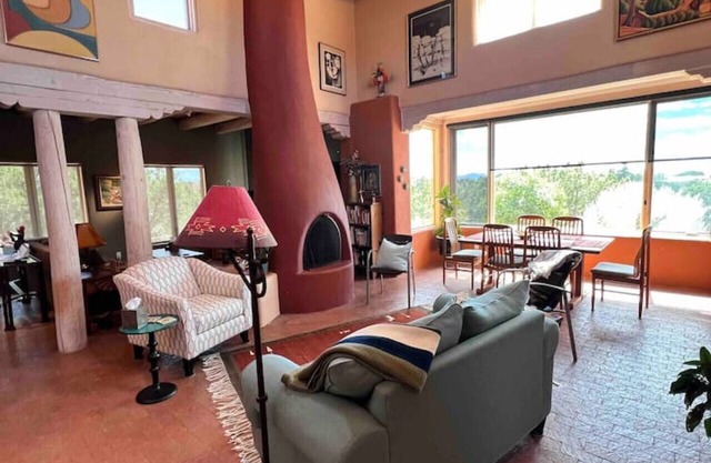 Sunset Art House! 3 bed/3 bath with Grand Piano