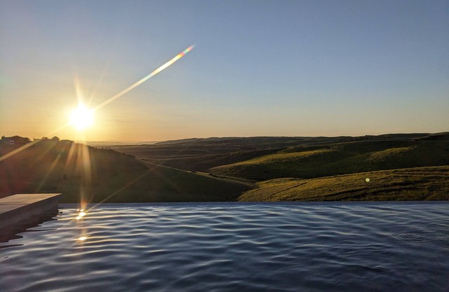 Sunset at Nirvana-Infinity Pool, Tuscan Hill Views and Incredible Sunsets!
