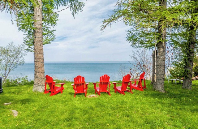 Sunset at SchadeView, Lake views! King Bed! Private Lake Access