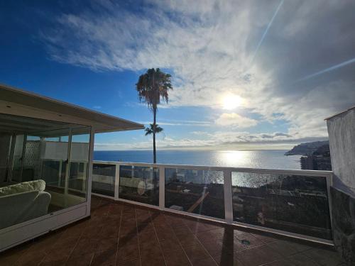 Sunset Balcony with Ocean Views and pool access