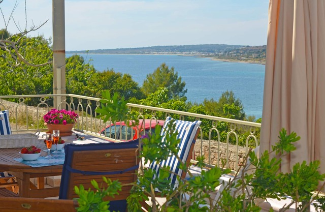 SUNSET BAY HOUSE