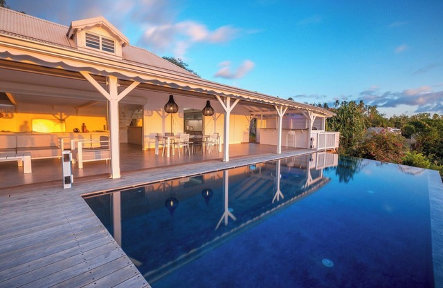 Sunset Bay, villa for 8 people, view of the Caribbean Sea
