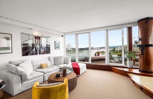 "Sunset Bay Suite" Breathtaking Waterfront Suite