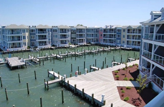 Sunset Bay Villa 210-Downtown Waterfront Sunsets