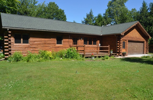 Sunset Beach - Log Home on Beautiful Indian Lake