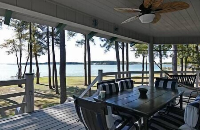 Sunset Breezes - quiet waterfront retreat