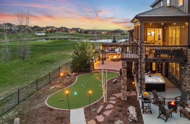 Sunset Casa: Golf & Lake Views, Hot Tub, Fire Pit, Sleeps 23